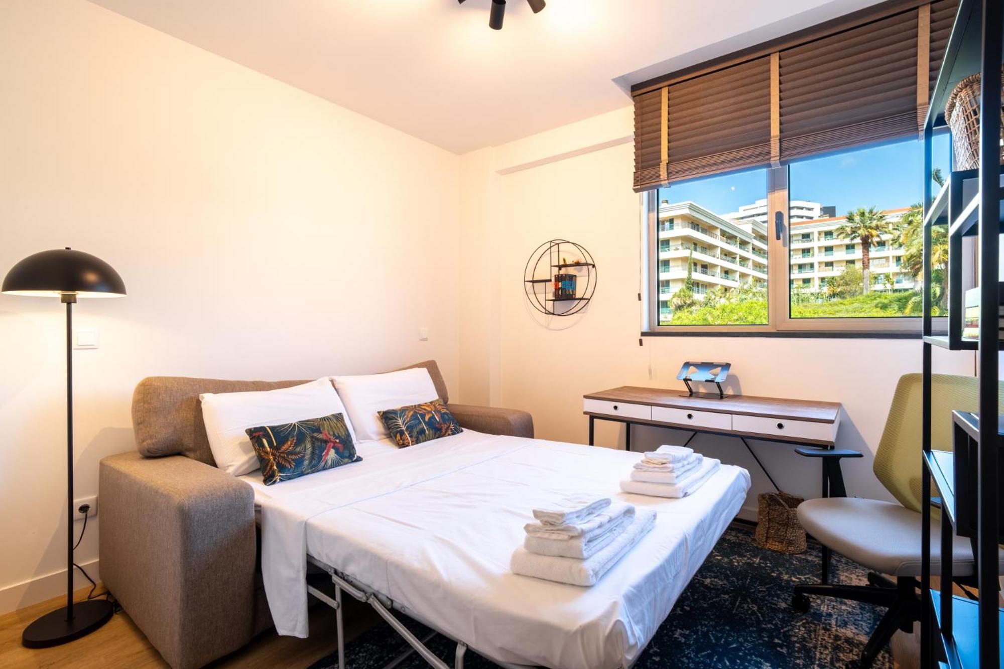 Apartment Bay *