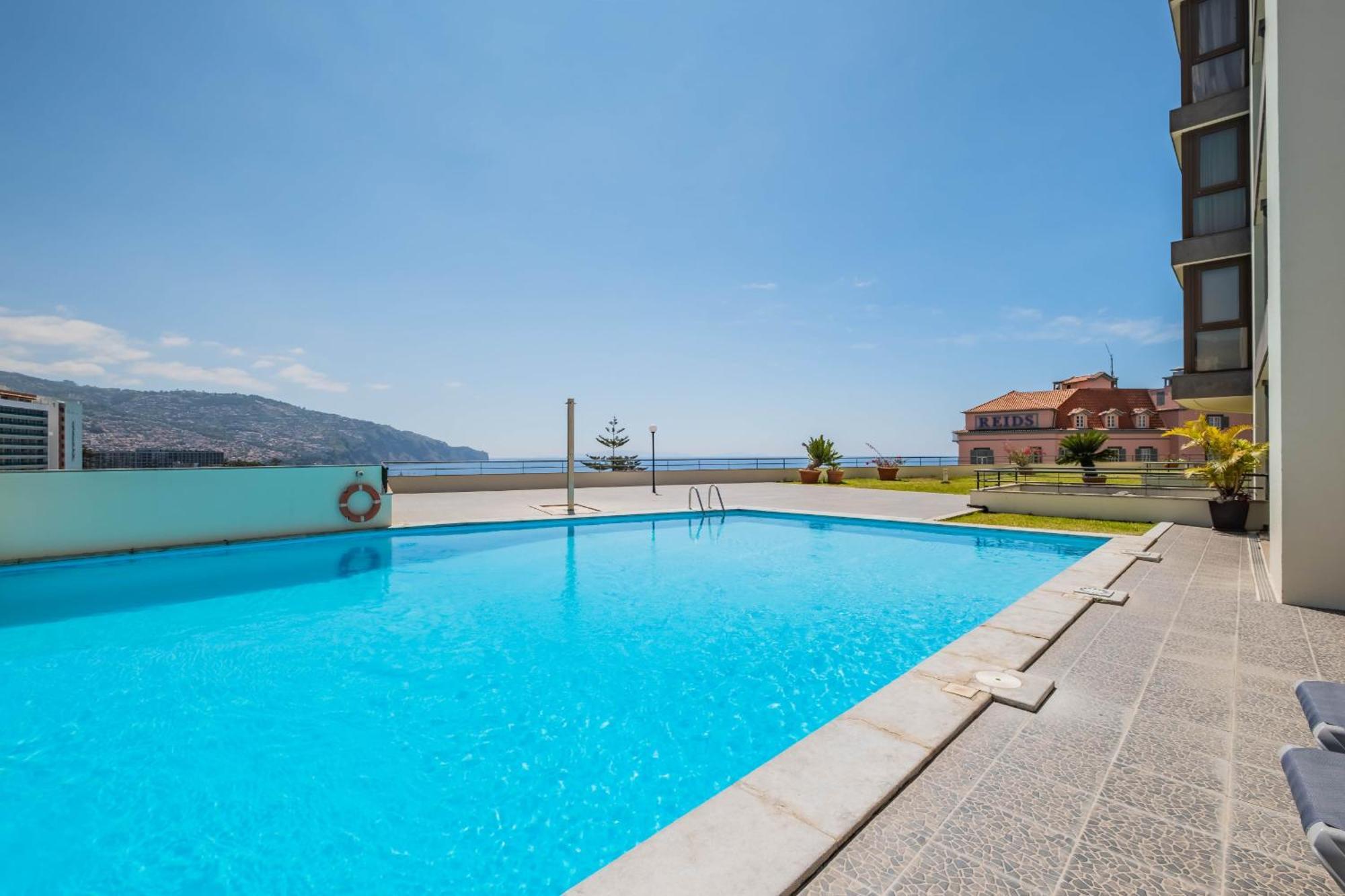 Infinity View By Madeira Sun Travel * Funchal (Madeira)