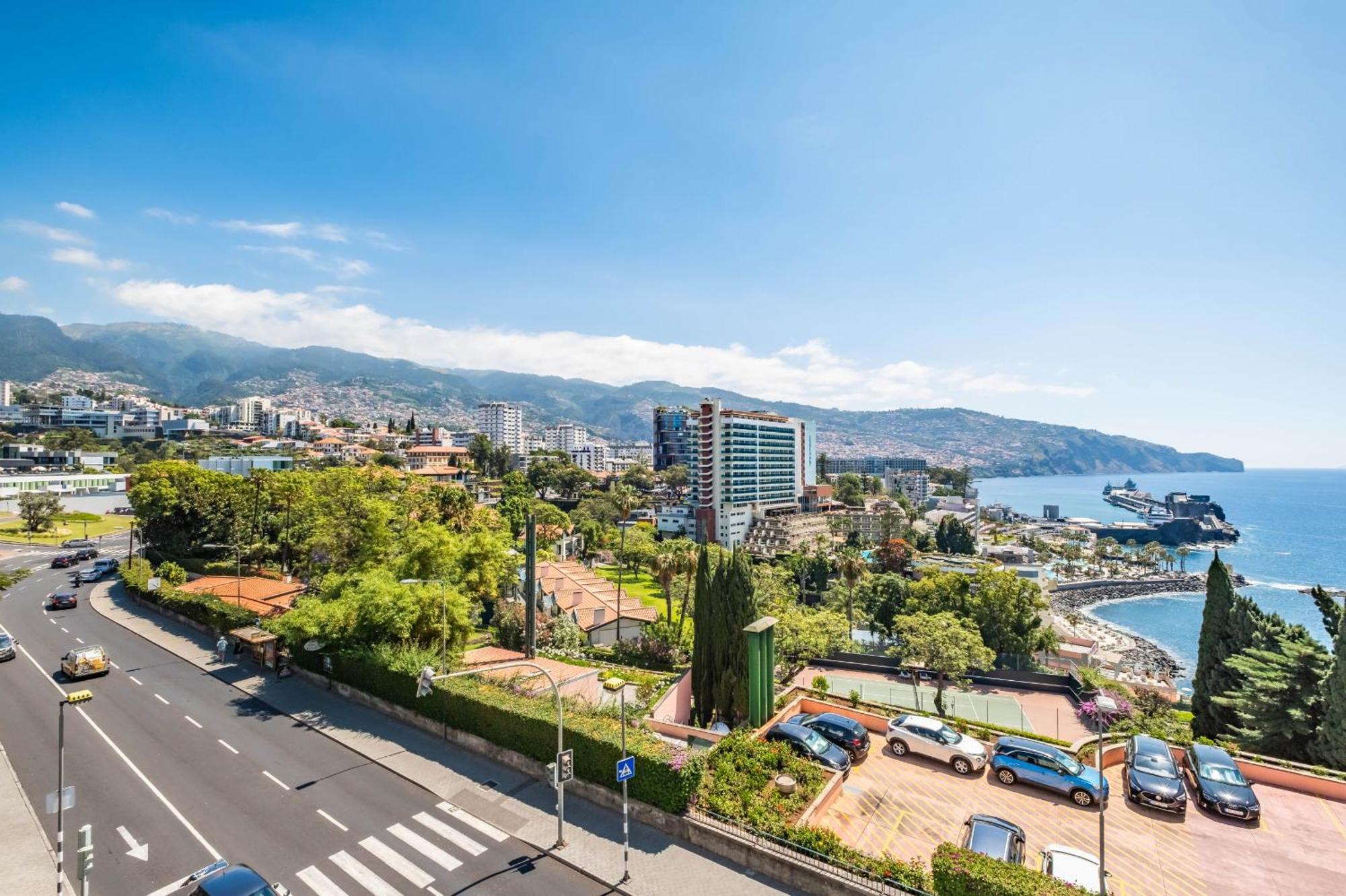Infinity View By Madeira Sun Travel * Funchal (Madeira)