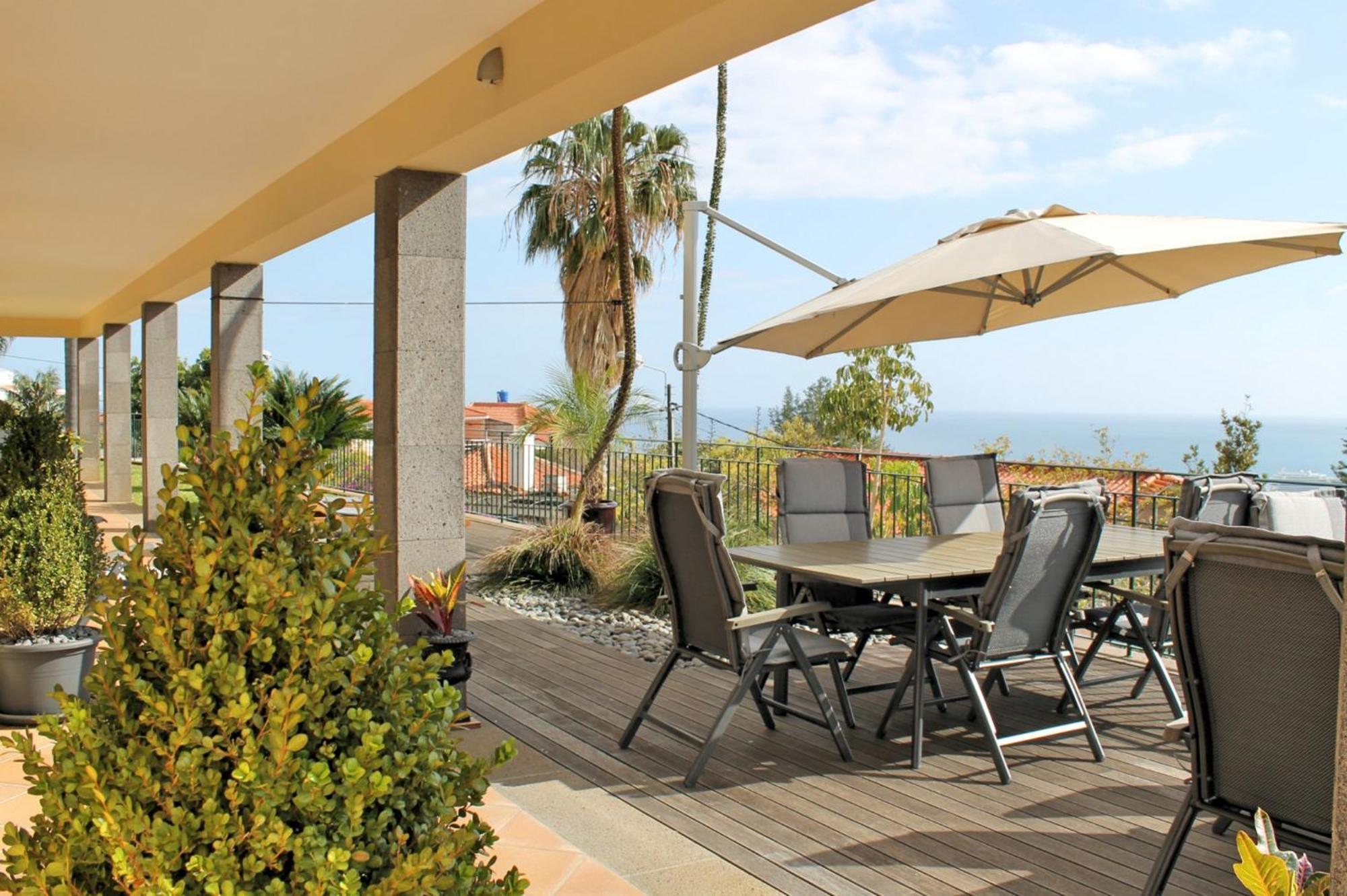 Magnificent Luzia 5 Bedrooms Sea Views Pool Table