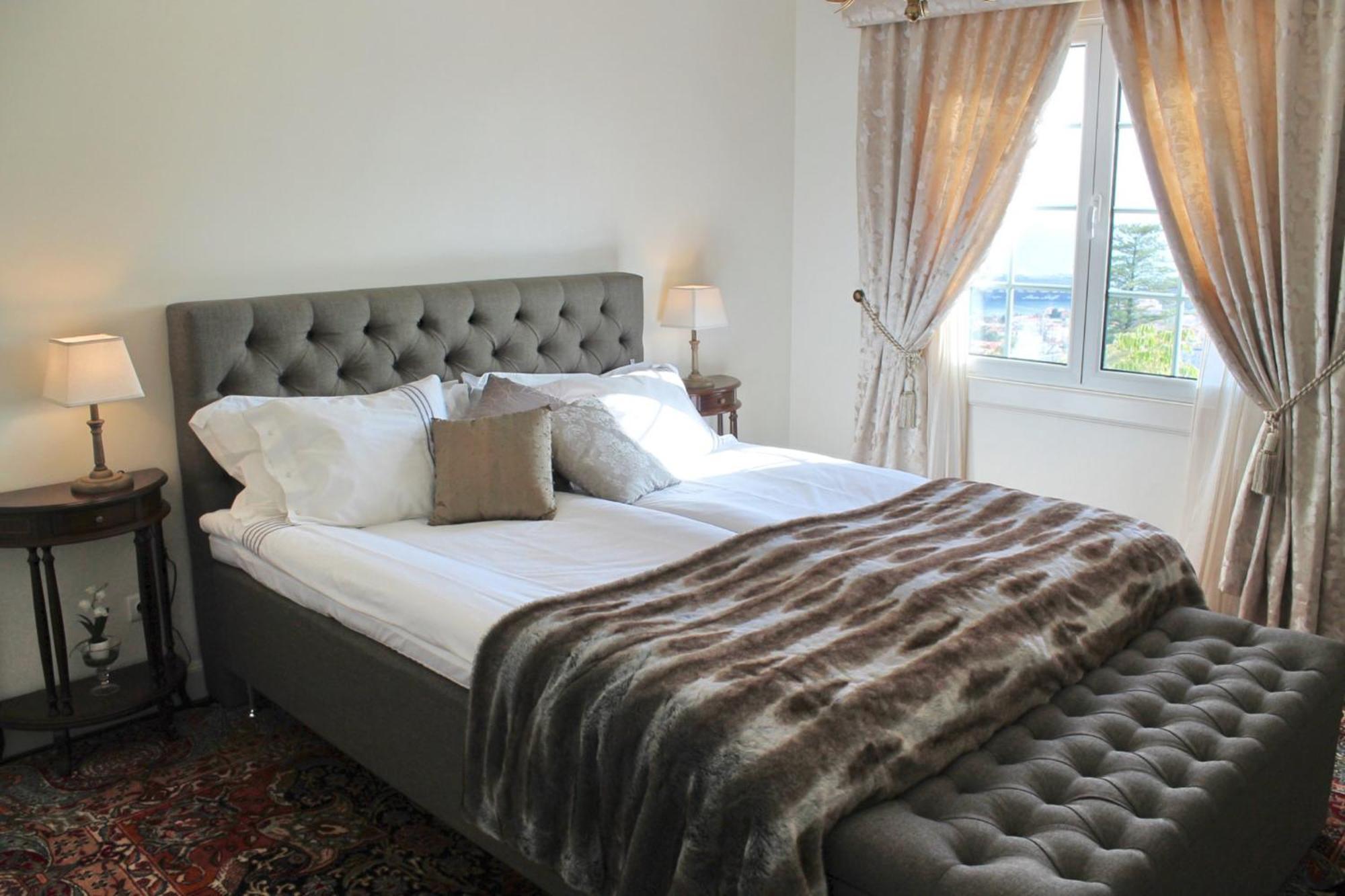 Magnificent Luzia 5 Bedrooms Sea Views Pool Table