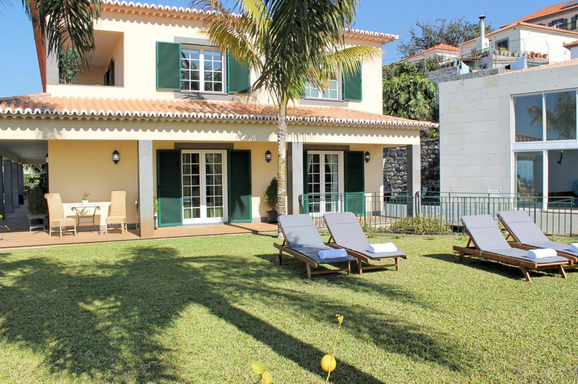 Magnificent Luzia 5 Bedrooms Sea Views Pool Table Villa *