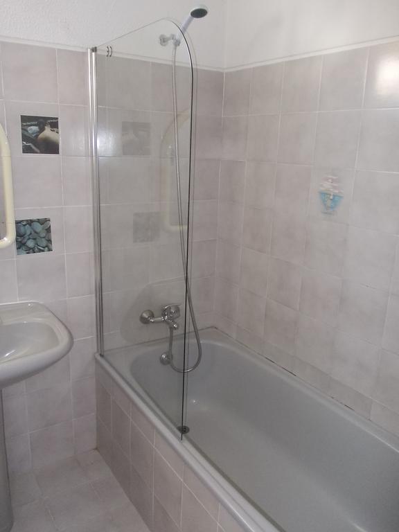 Conjunto Habitacional Levada Do Cavalo Apartment Funchal (Madeira)