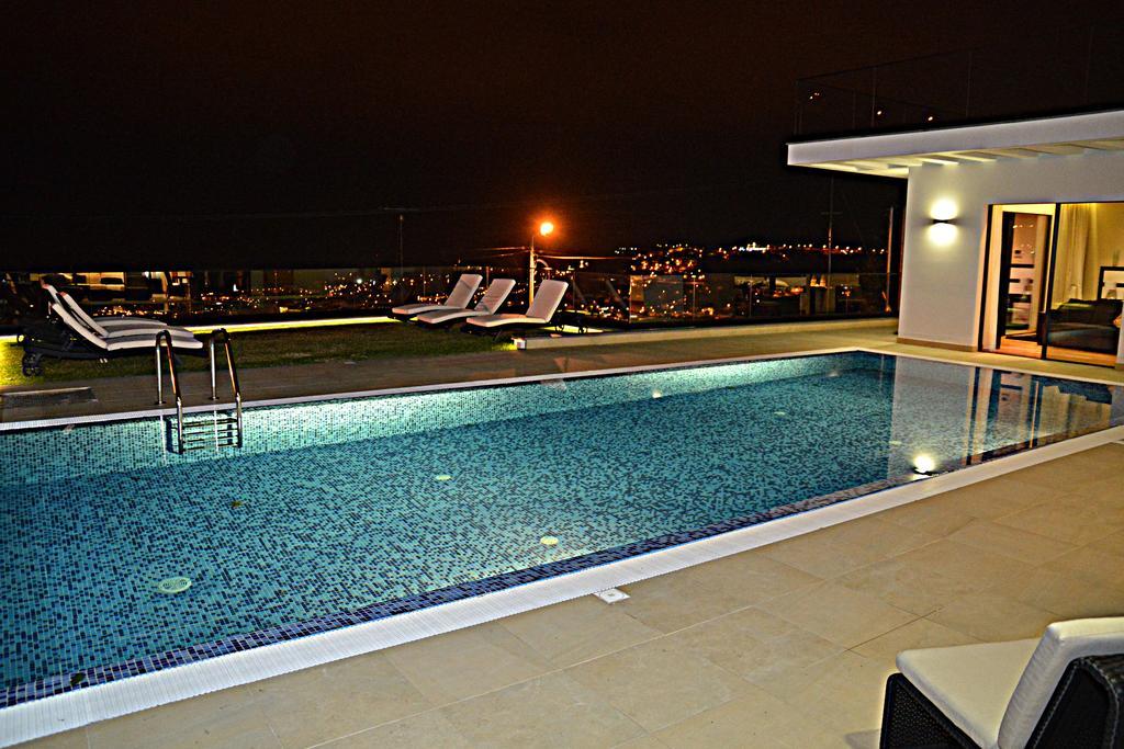 Paraiso Villa *