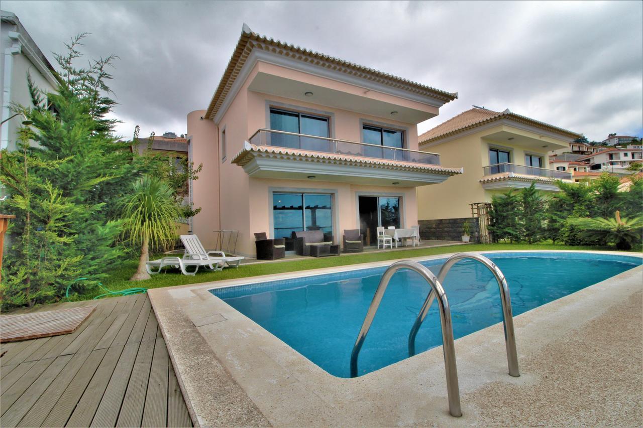 Villa Longueira Biệt thự *
