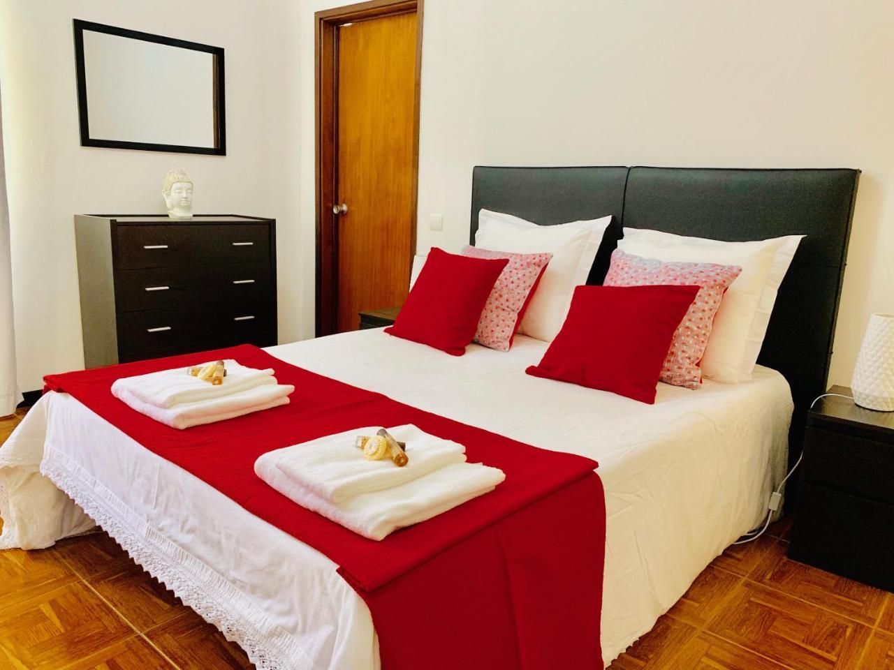 Black & White By Madeira Sun Travel Apartment