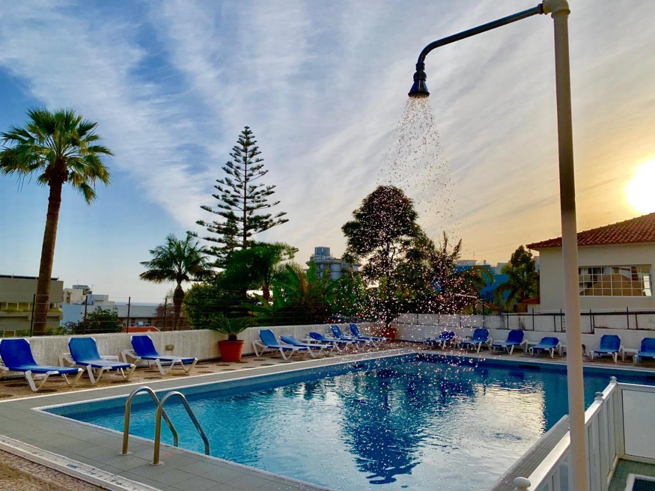 Black & White By Madeira Sun Travel Apartment *