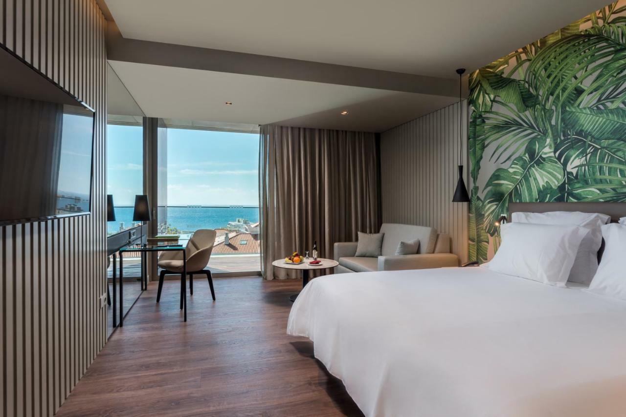 Deluxe Suites At Gardens
