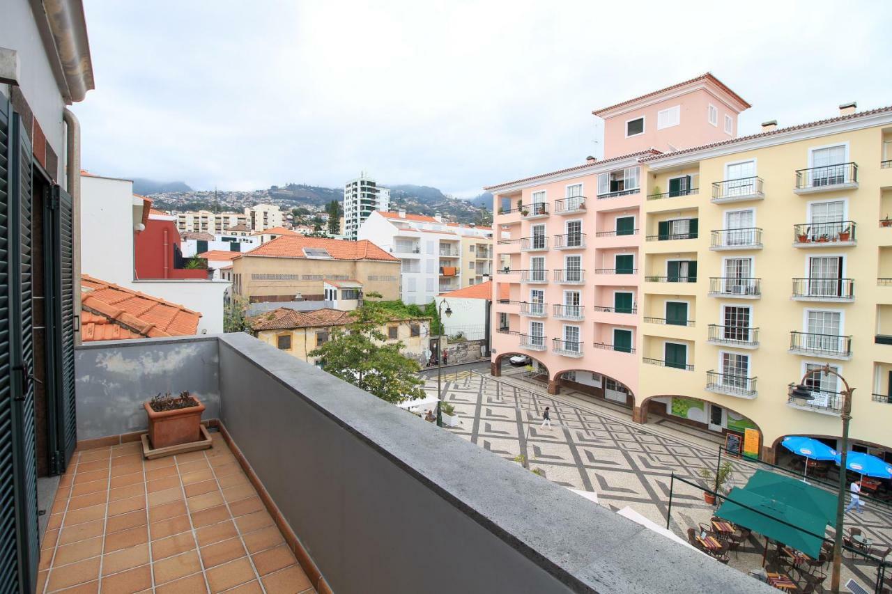 Apartment Tr3s Qu4rtos Carmo By Analodges