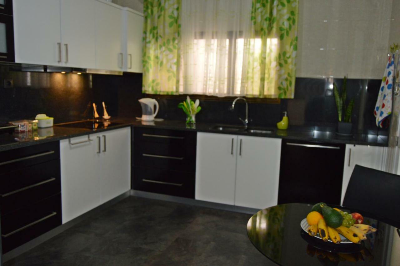 House In With Panoramic View 2-6