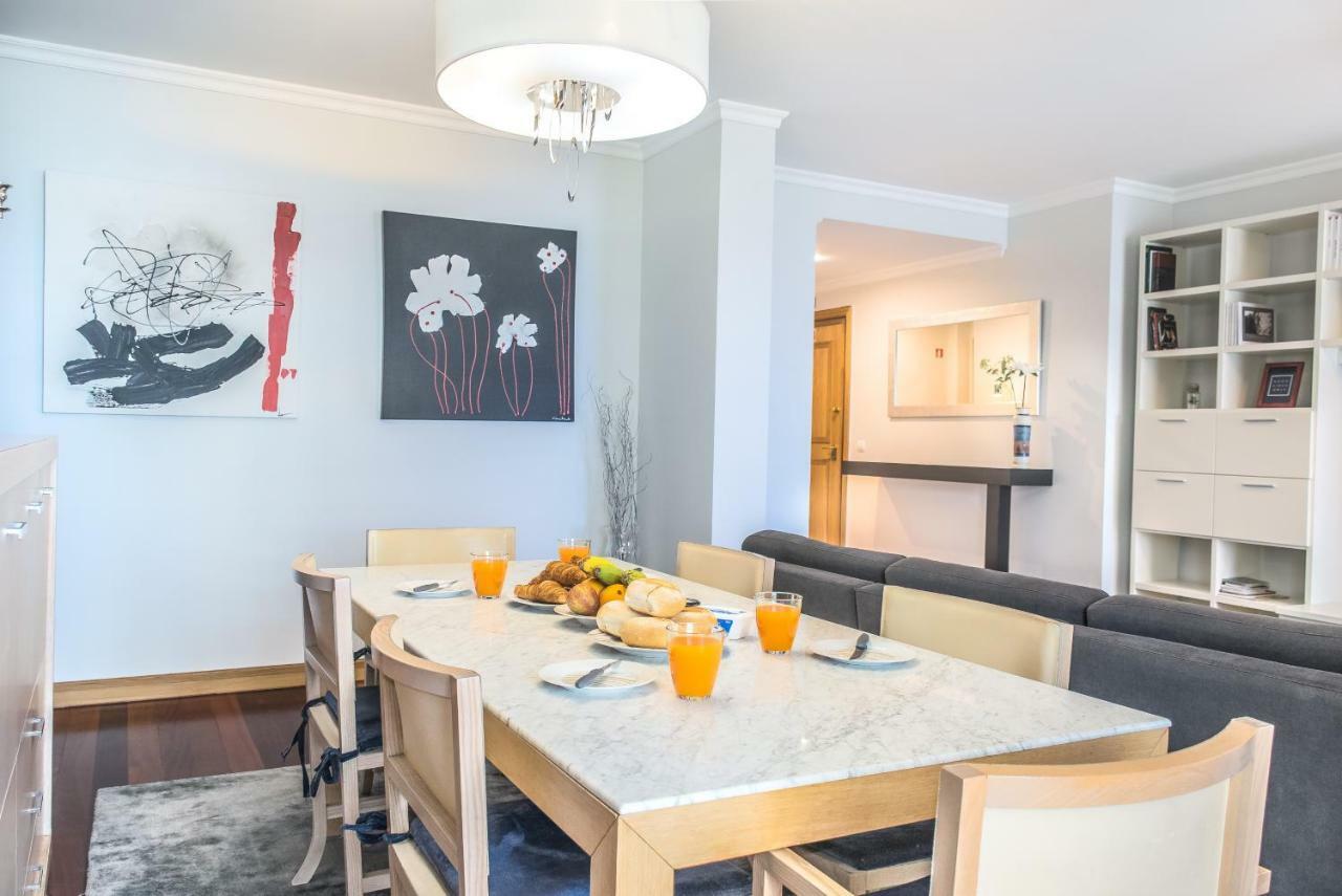 Arcadas Grand Sea View Apartment