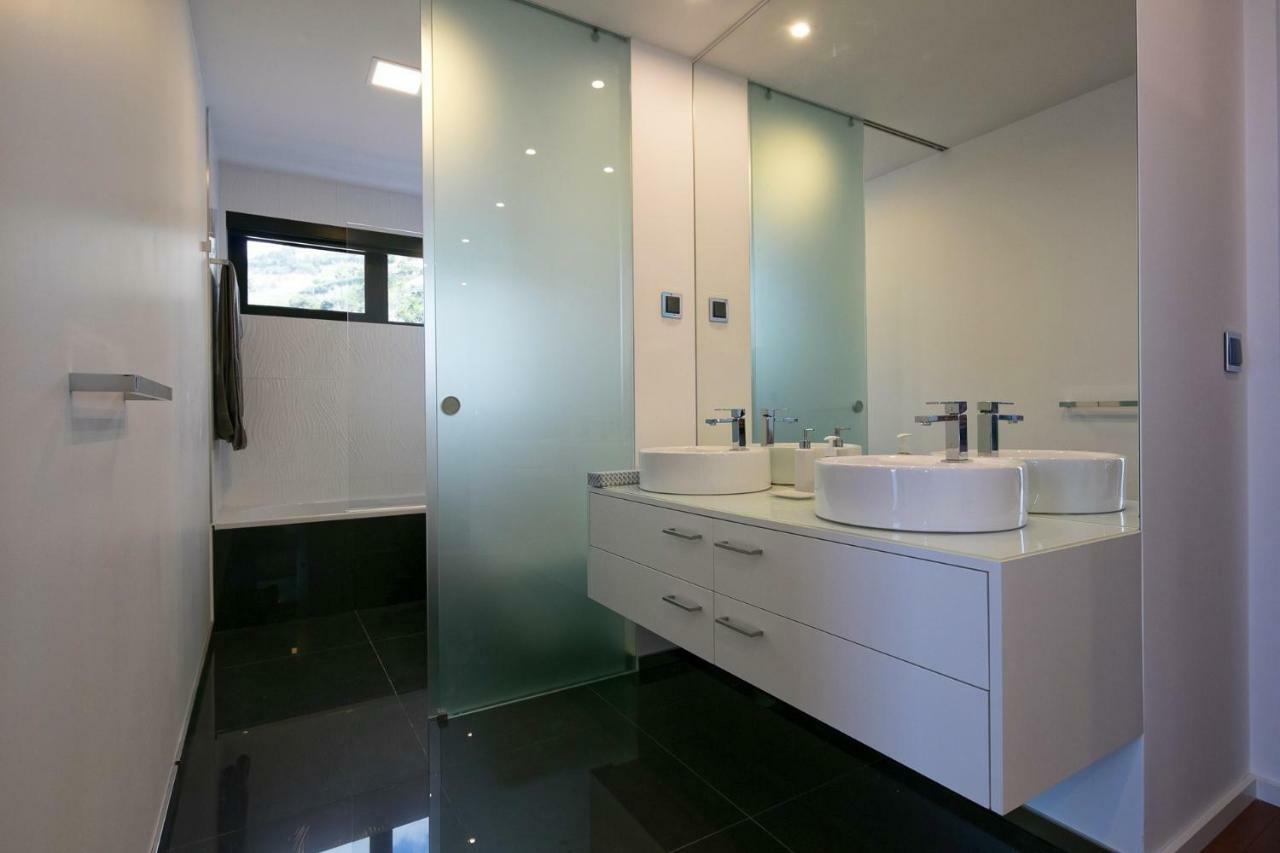 Apartment Spacious Luxury With A Great View, Funchal, Free Wifi And Parking