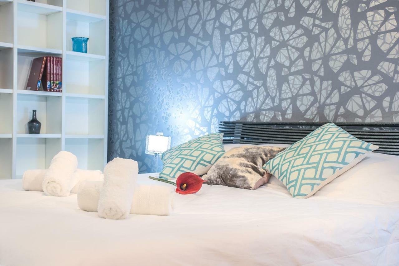 Arcadas Grand Sea View Apartment
