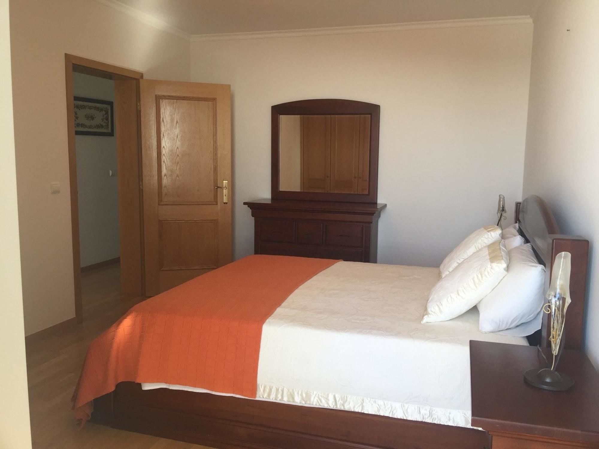 With 2 Bedrooms In Funchal, With Wonderful Sea View, Furnish * Funchal (Madeira)
