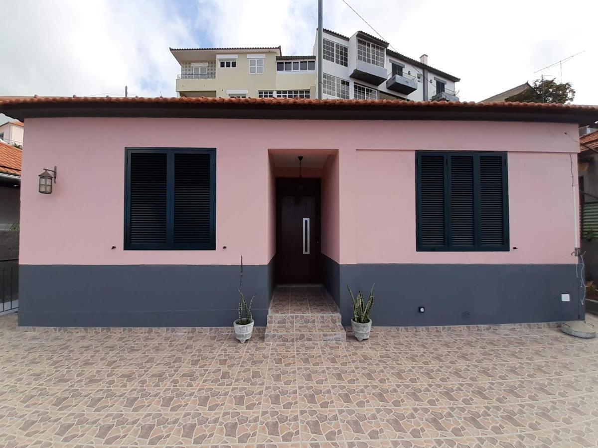 Nhà nghỉ Louros House *