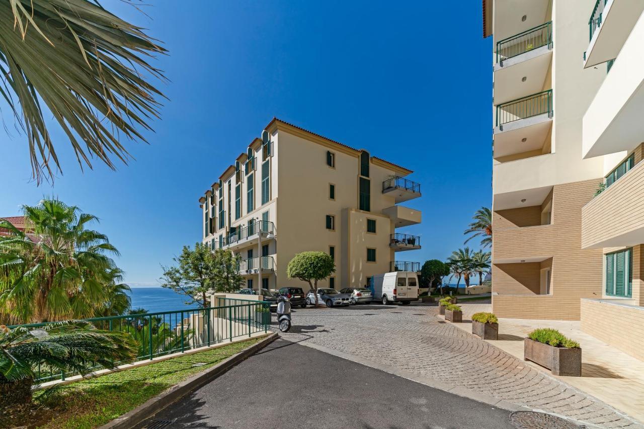 Formosa I By An Island Funchal (Madeira)