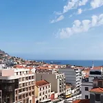 Luxurious Apartment Funchal - Casa Valentina - Rent2U, Lda