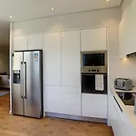 Paradise Apartment By Lovelystay