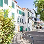 Capuchinhas Apartment