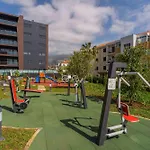 Modern 2 Bedroom Flat In Condo With Swimming Pool