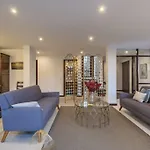 Charming Villa, Spacious, Beautiful Views!
