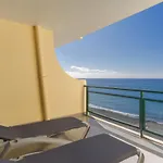 Honey Apartment On The Beach With Pool