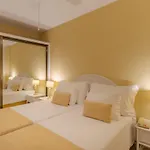 Charming Penthouse Apartment In Pestana