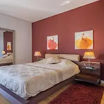 Modern Apartment Next To Forum Shopping, Near The Sea, Free Parking And Wifi