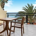 Cosy Apartment With Sea View