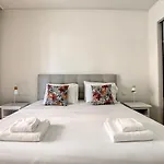 Grand Lux Apartment By Lovelystay