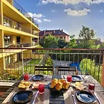 Deluxe Living By Lovelystay