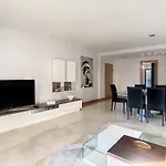 Deluxe Living By Lovelystay
