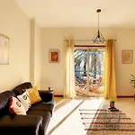 Theos Apartment By Lovelystay