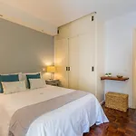 Flat With Balcony At Downtown By Farmers Market