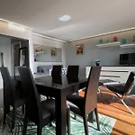 Vista Savoy Apartment