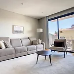 Sunlight Apartment By Lovelystay