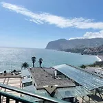 Seaview Apartment Walking To The Beach