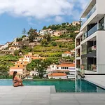 Uptown 13 Apartment By An Island Apart