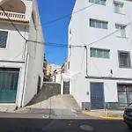 Garden And Seaview Apartment - Free Parking