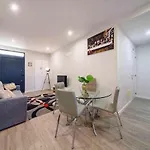 Pena Apartments B By Mth