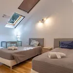 Living Penthouse Apart.