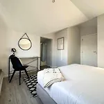 Pena Apartments C By Mth
