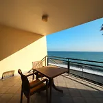 Tranquil Beachside Stay - Atlantic Gardens Beach