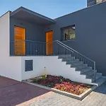 Contemporary Residence B By Madeira Sun Travel