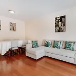 Monumental Lidoview