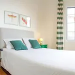 Renovated Traditional House W 3Br & Outdoor Space