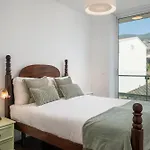 The Plaza Apartment By An Island Apart