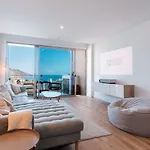 Guestready - Elegant Madeira Retreat