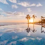 Lux Flat, Sea View, Ac, 3 Pools And Gym