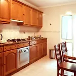 Charming Apartment In Funchal With Balcony And View